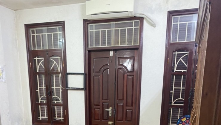 Cho thuê nhà ngõ ô tô phố Phan Văn Trường làm kinh doanh spa, online ,văn phòng kết hợp ở lại.